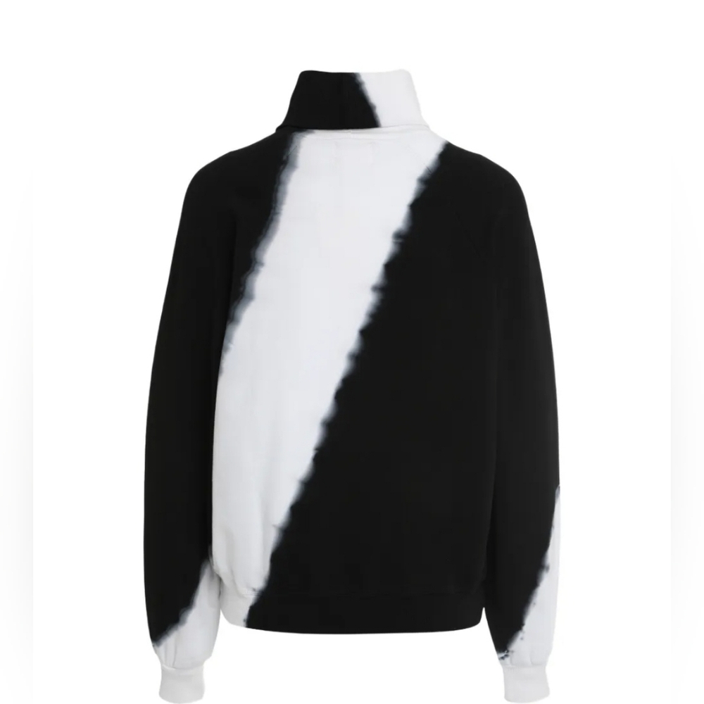 Electric & Rose Black and White Women's Sweater Medium Used